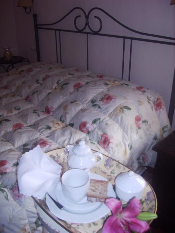 Gli Ulivi Bed & Breakfast Fosdinovo Room photo