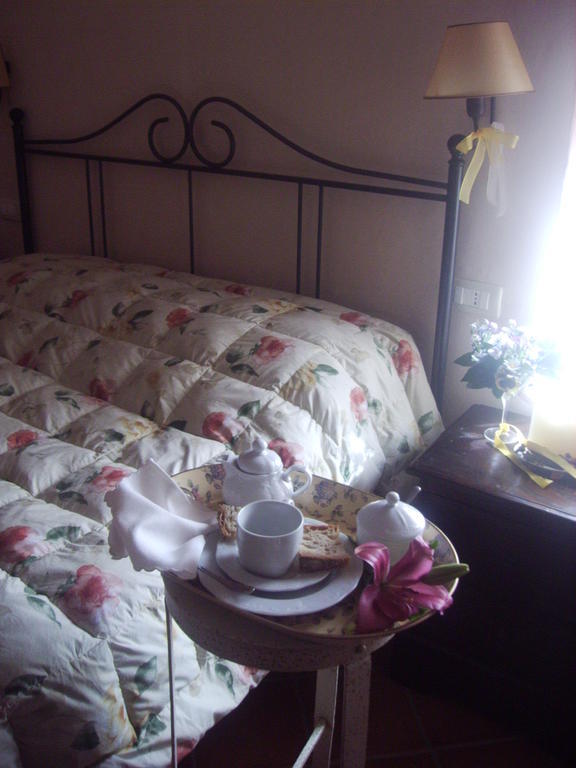 Gli Ulivi Bed & Breakfast Fosdinovo Room photo