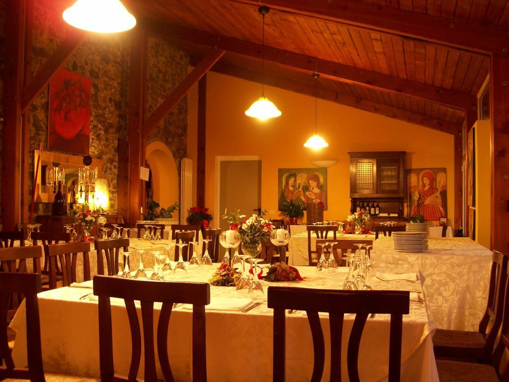 Gli Ulivi Bed & Breakfast Fosdinovo Exterior photo
