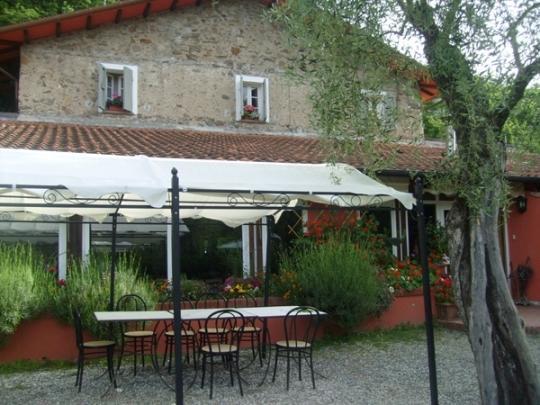 Gli Ulivi Bed & Breakfast Fosdinovo Exterior photo